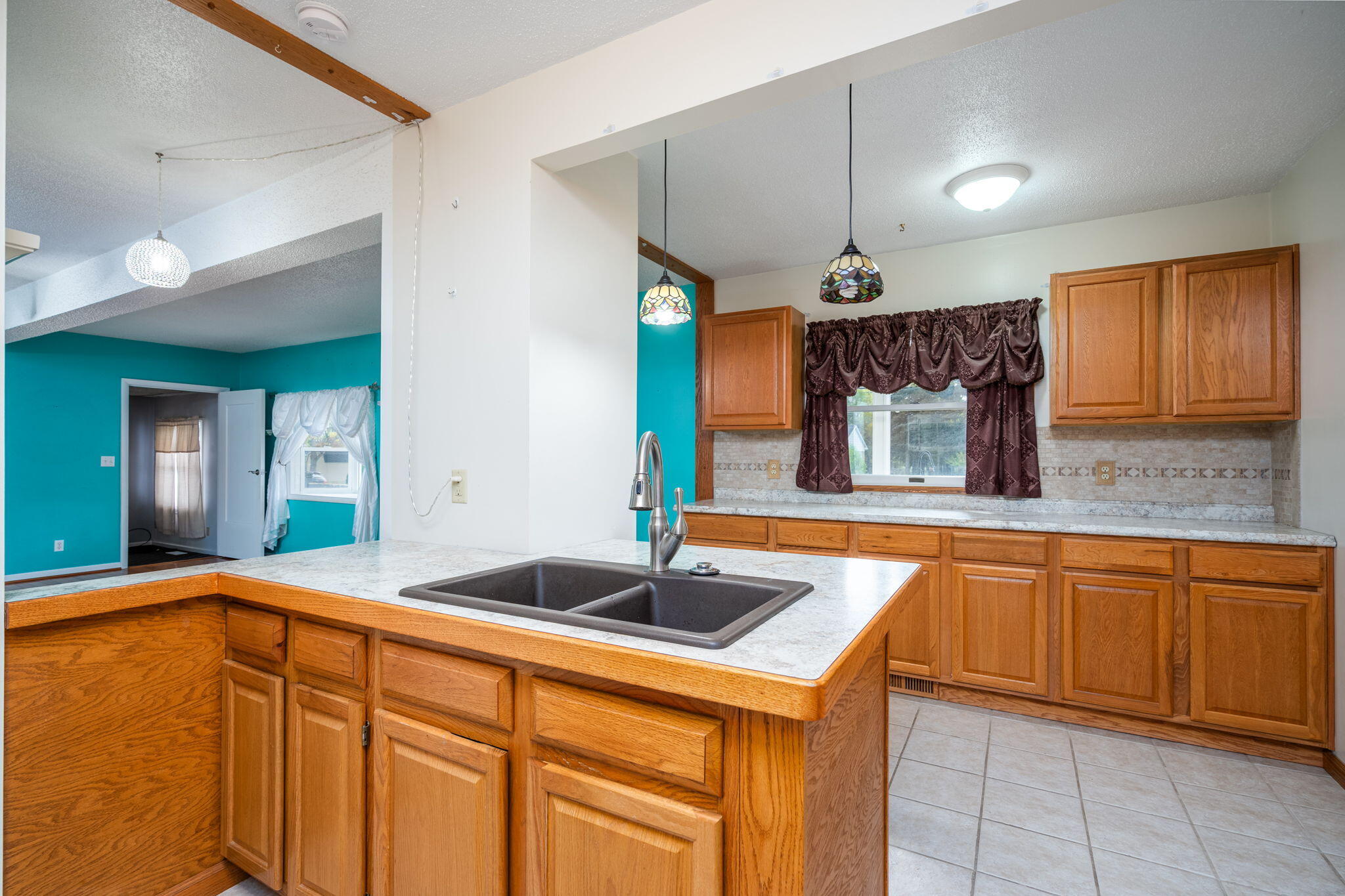 921 East Willoughby Road Lansing, MI 48911 - Photo 9 of 31 18-web-or-mls-921 E. Willoughy-18