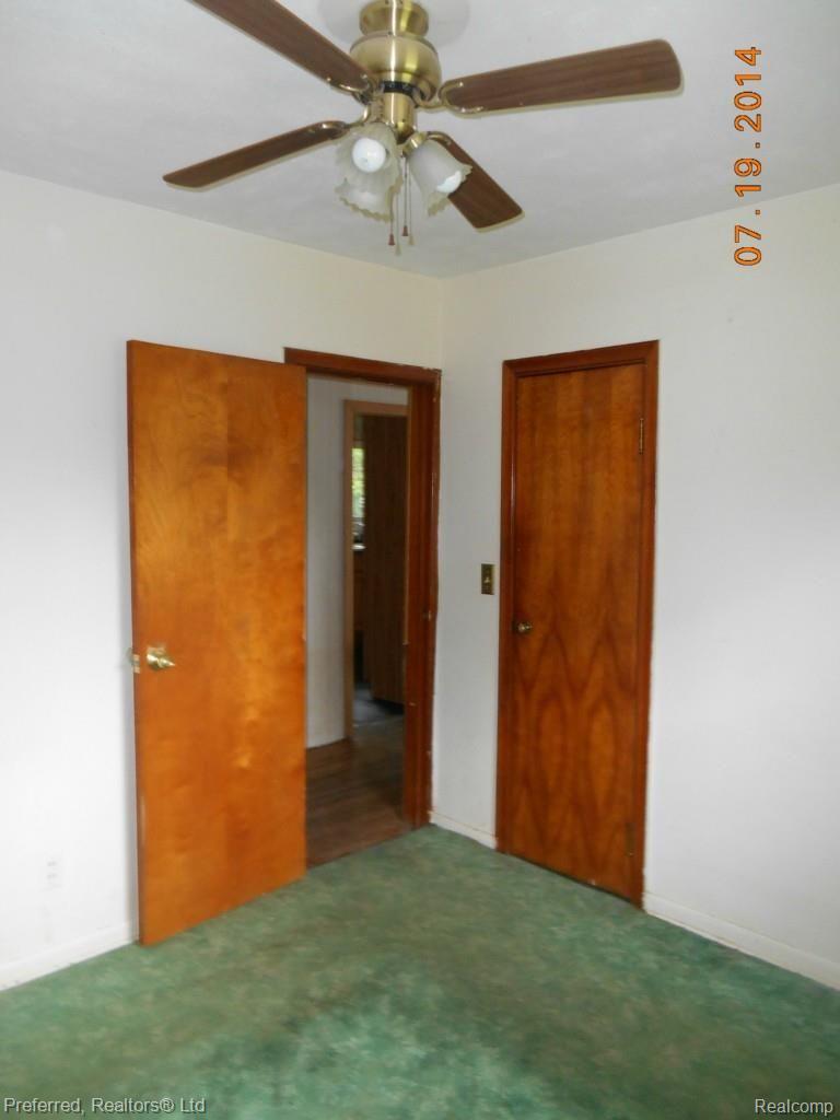51301 Mott Road Belleville, MI 48111 - Photo 19 of 20 7-19-14 Bed 3 Entry.jpg