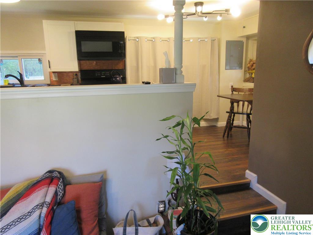 246 Poplar Street Bath, PA 18014 - Photo 11 of 20 a living room with furniture