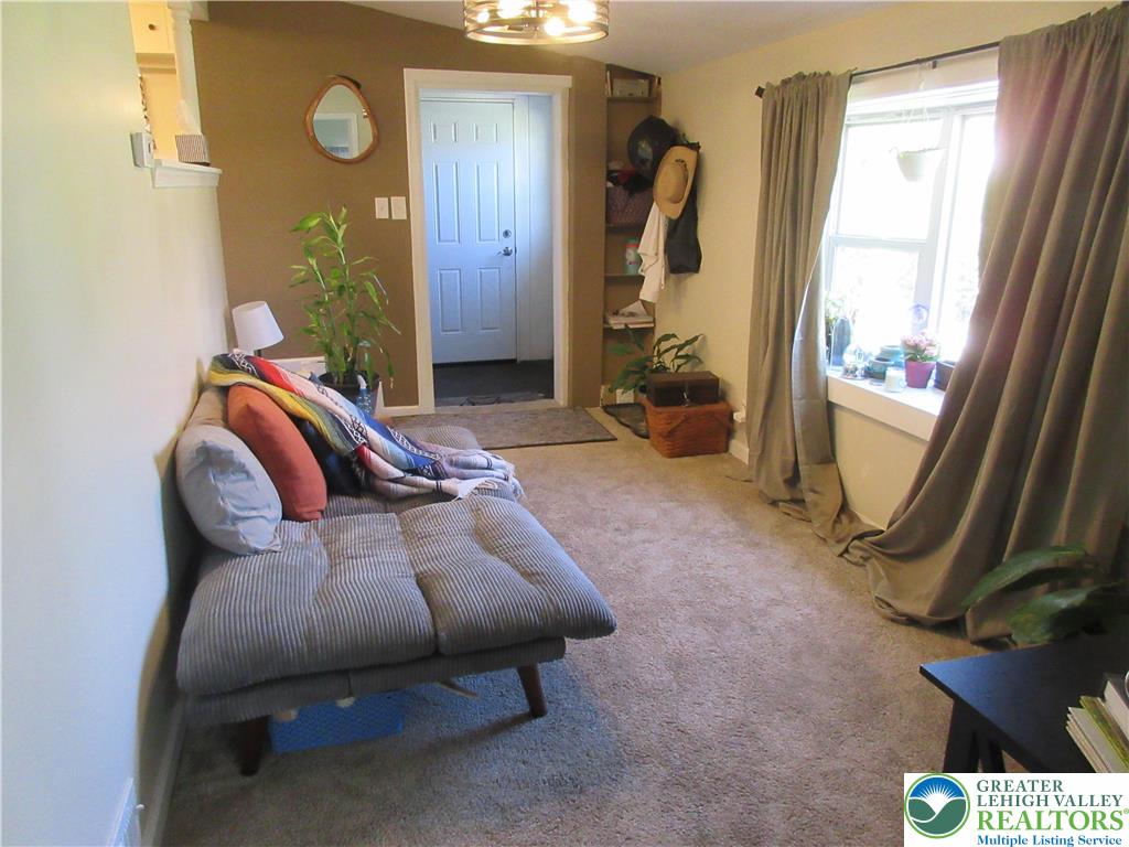 246 Poplar Street Bath, PA 18014 - Photo 9 of 20 a living room with furniture