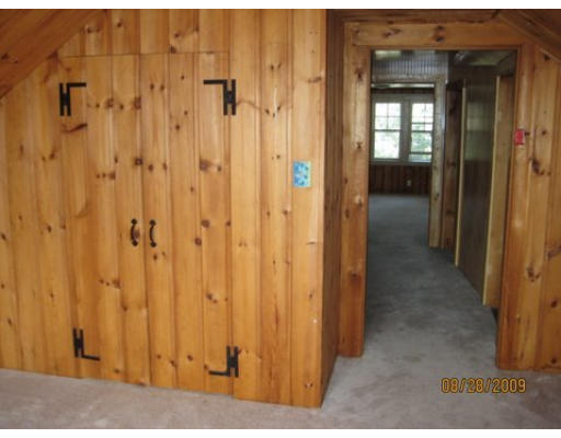 8 Arbutus Road Worcester, MA 01606 - Photo 13 of 16 Gallery Image 13