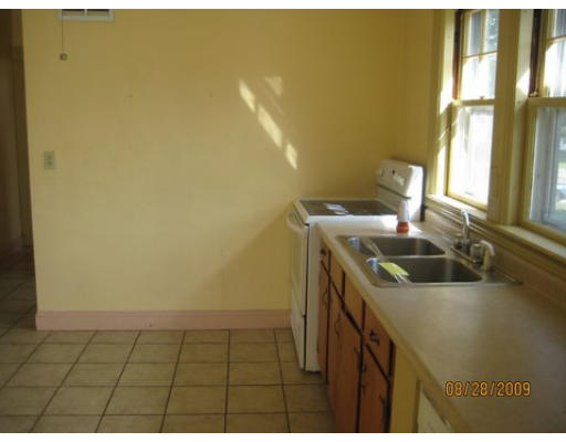 8 Arbutus Road Worcester, MA 01606 - Photo 3 of 16 Gallery Image 3