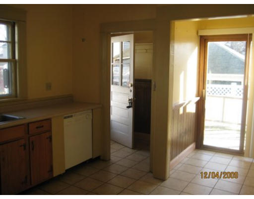8 Arbutus Road Worcester, MA 01606 - Photo 4 of 16 Gallery Image 4
