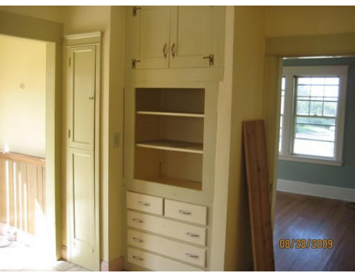 8 Arbutus Road Worcester, MA 01606 - Photo 5 of 16 Gallery Image 5