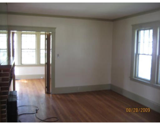 8 Arbutus Road Worcester, MA 01606 - Photo 9 of 16 Gallery Image 9