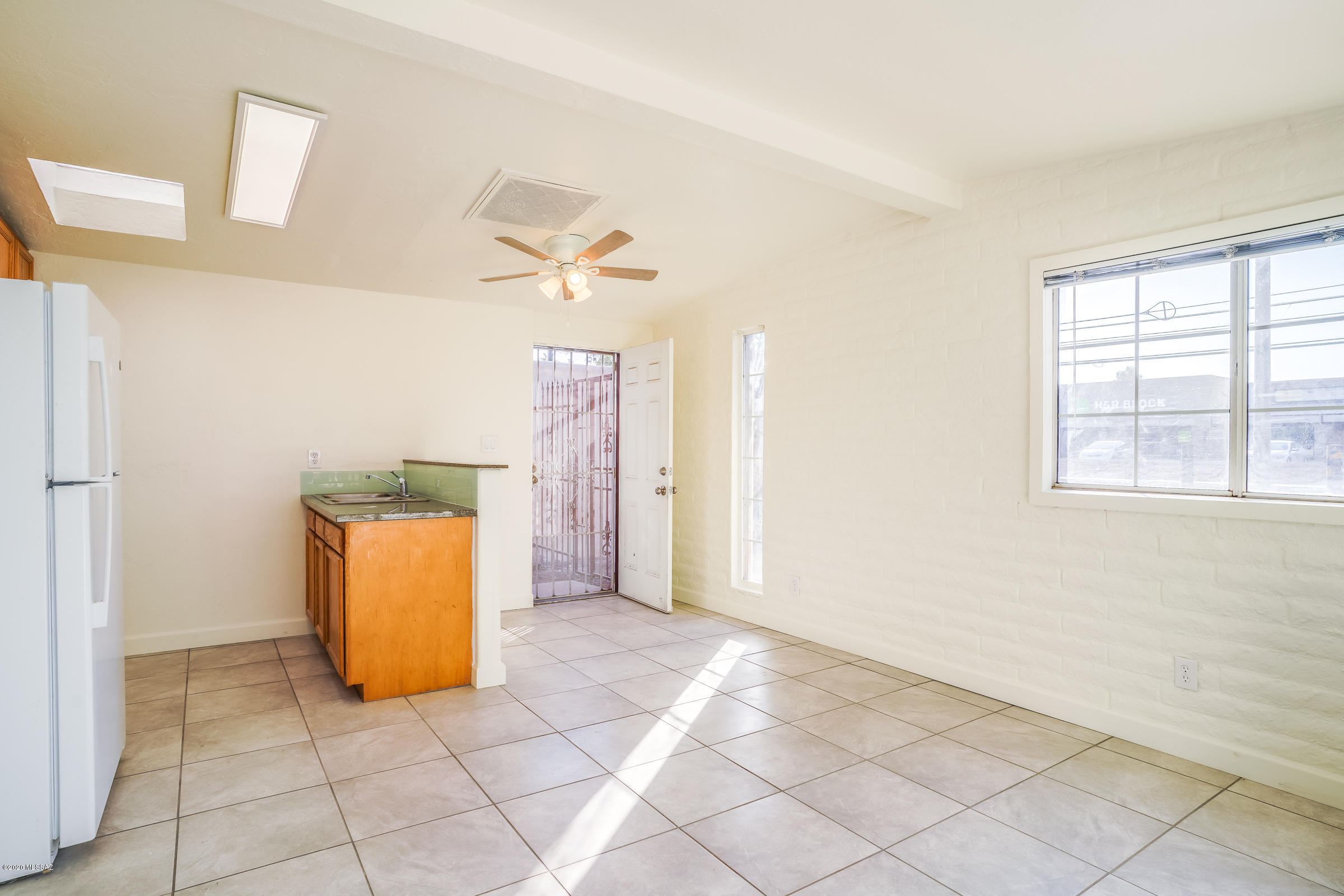 1322 West St Marys Road Tucson, AZ 85745 - Photo 4 of 26 Gallery Image 4
