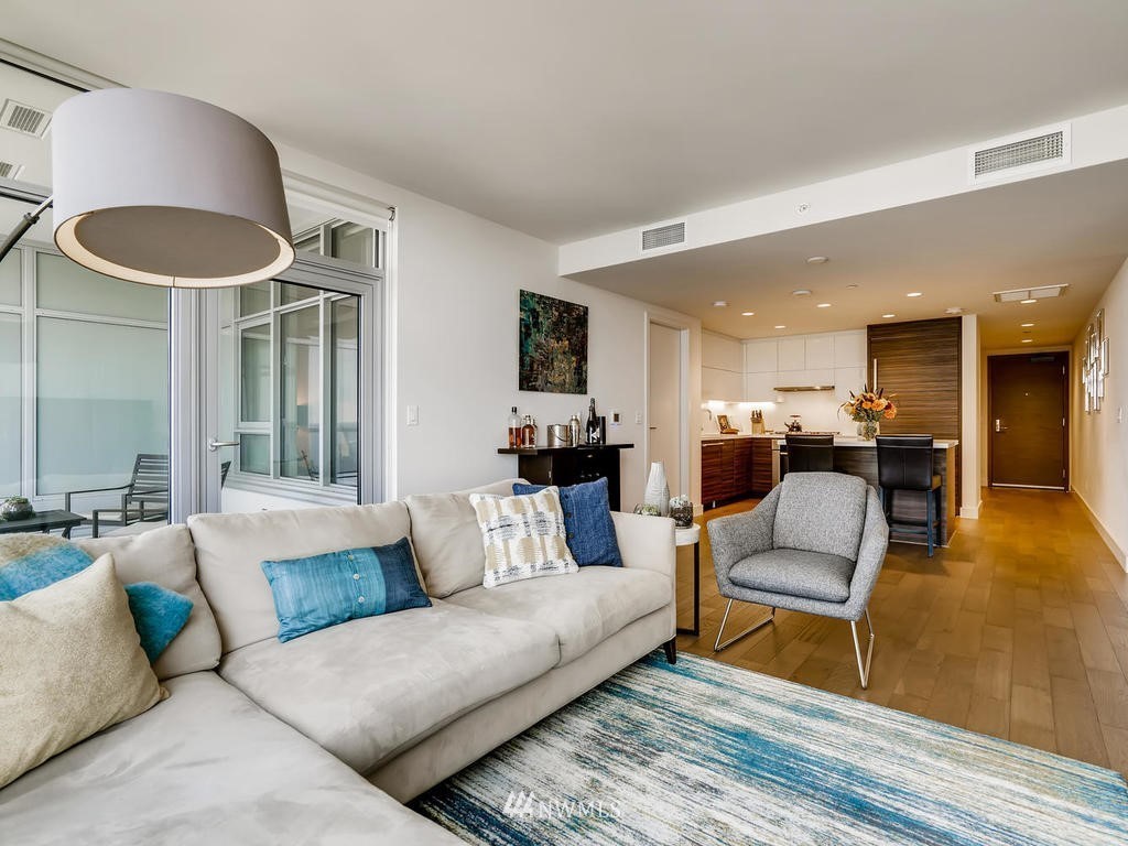588 Bell Street, Unit 3401 Seattle, WA 98121 - Photo 15 of 32