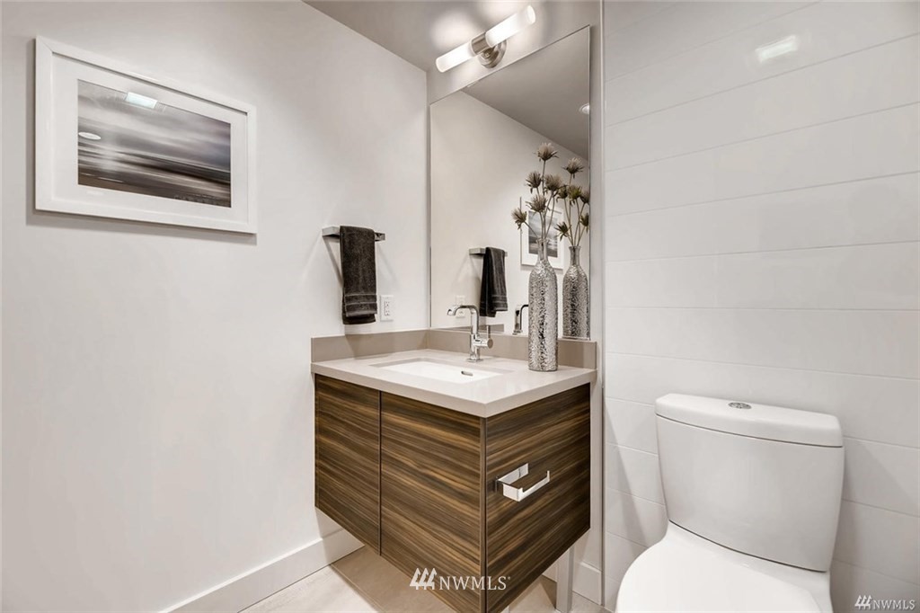 588 Bell Street, Unit 3401 Seattle, WA 98121 - Photo 19 of 32