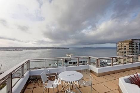 588 Bell Street, Unit 3401 Seattle, WA 98121 - Photo 24 of 32