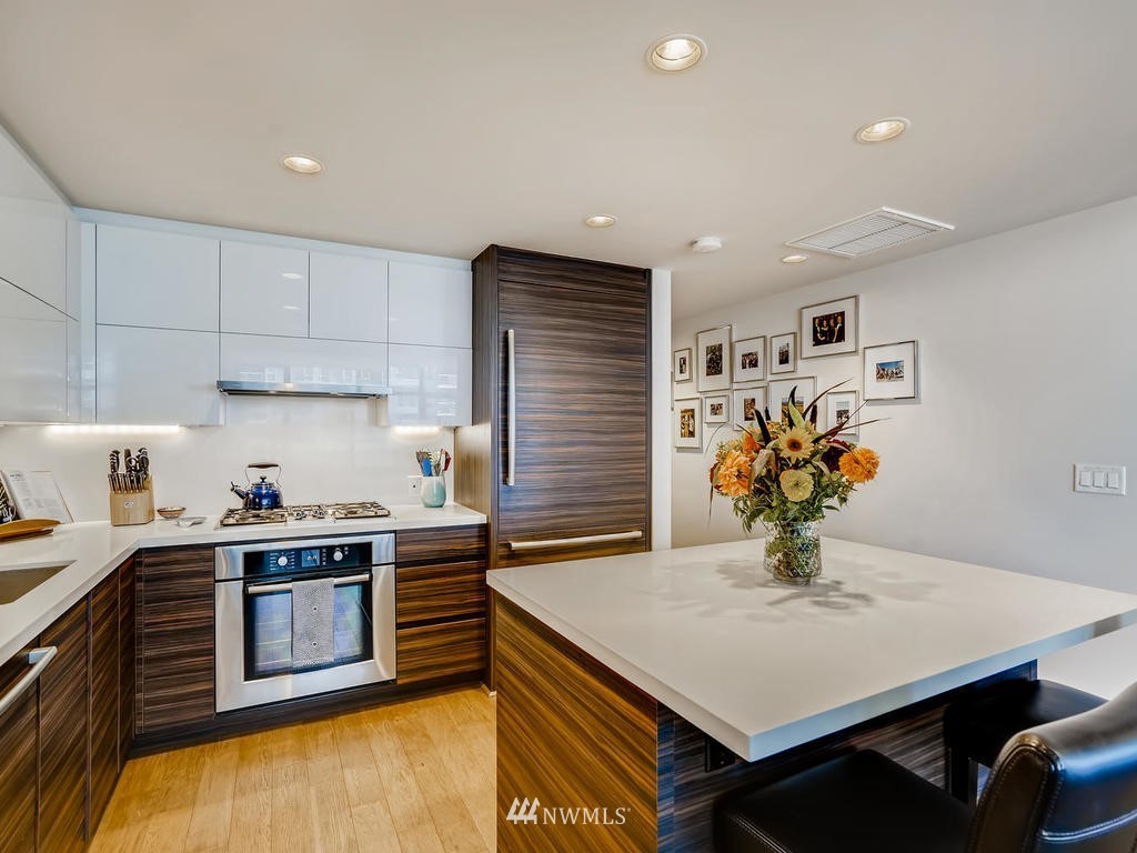 588 Bell Street, Unit 3401 Seattle, WA 98121 - Photo 6 of 32