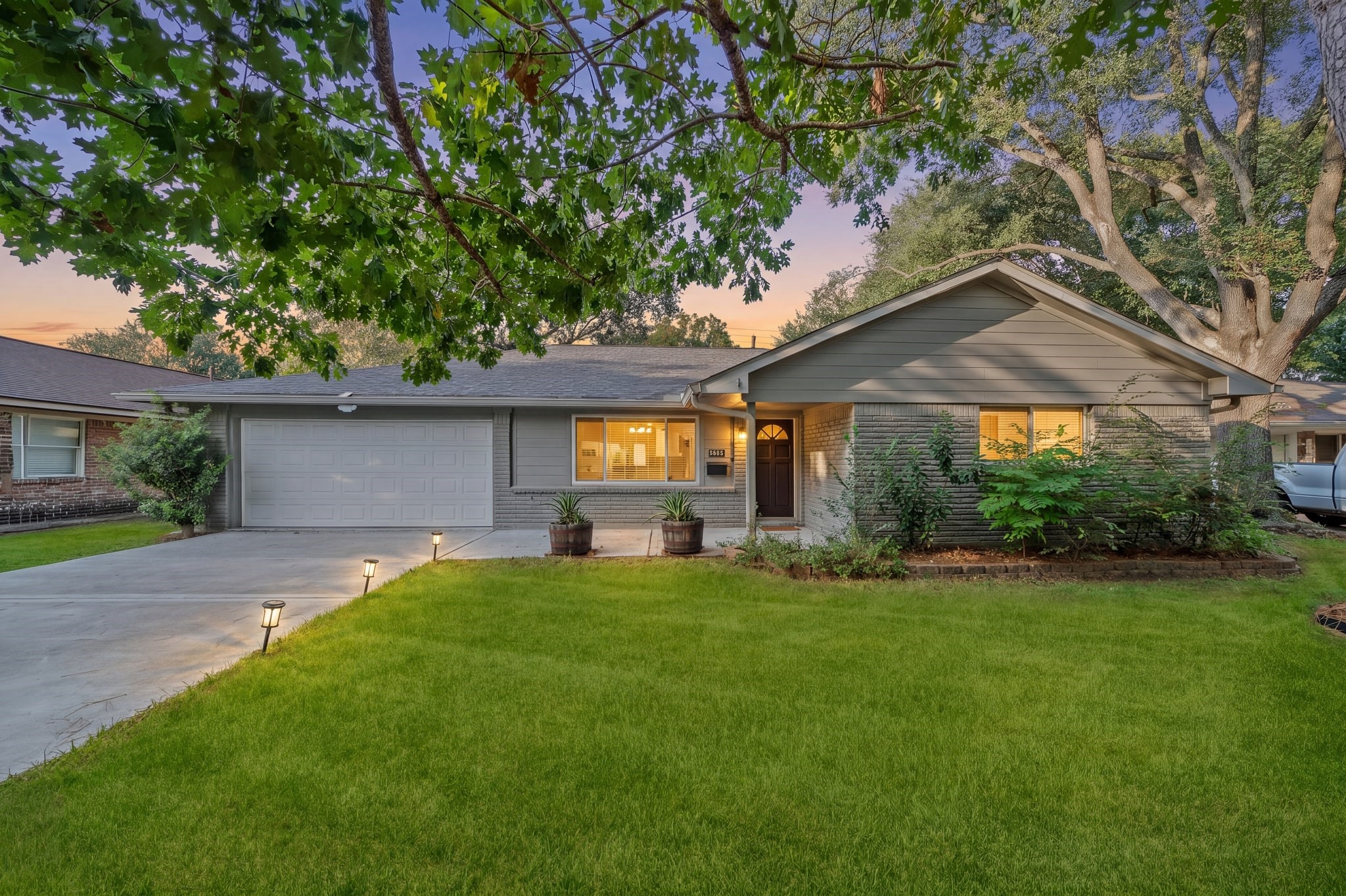 5606 Warm Springs Road Houston, TX 77035 - Photo 2 of 37 Gallery Image 2