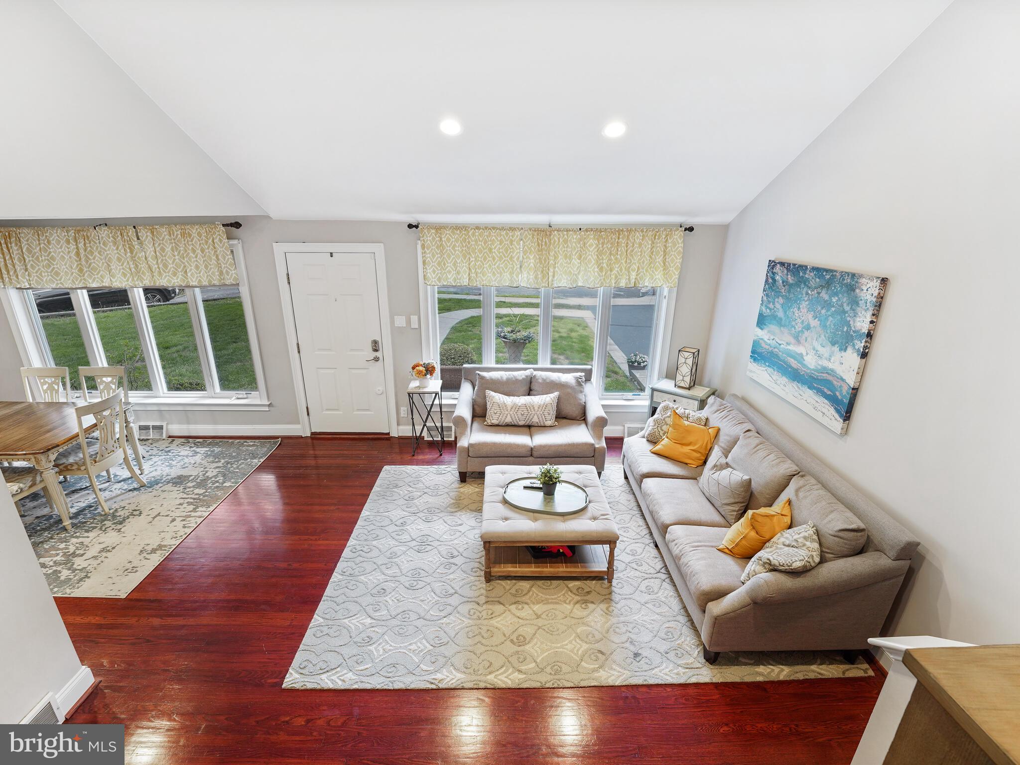 119 Holly Road Broomall, PA 19008 - Photo 7 of 37 Living Room