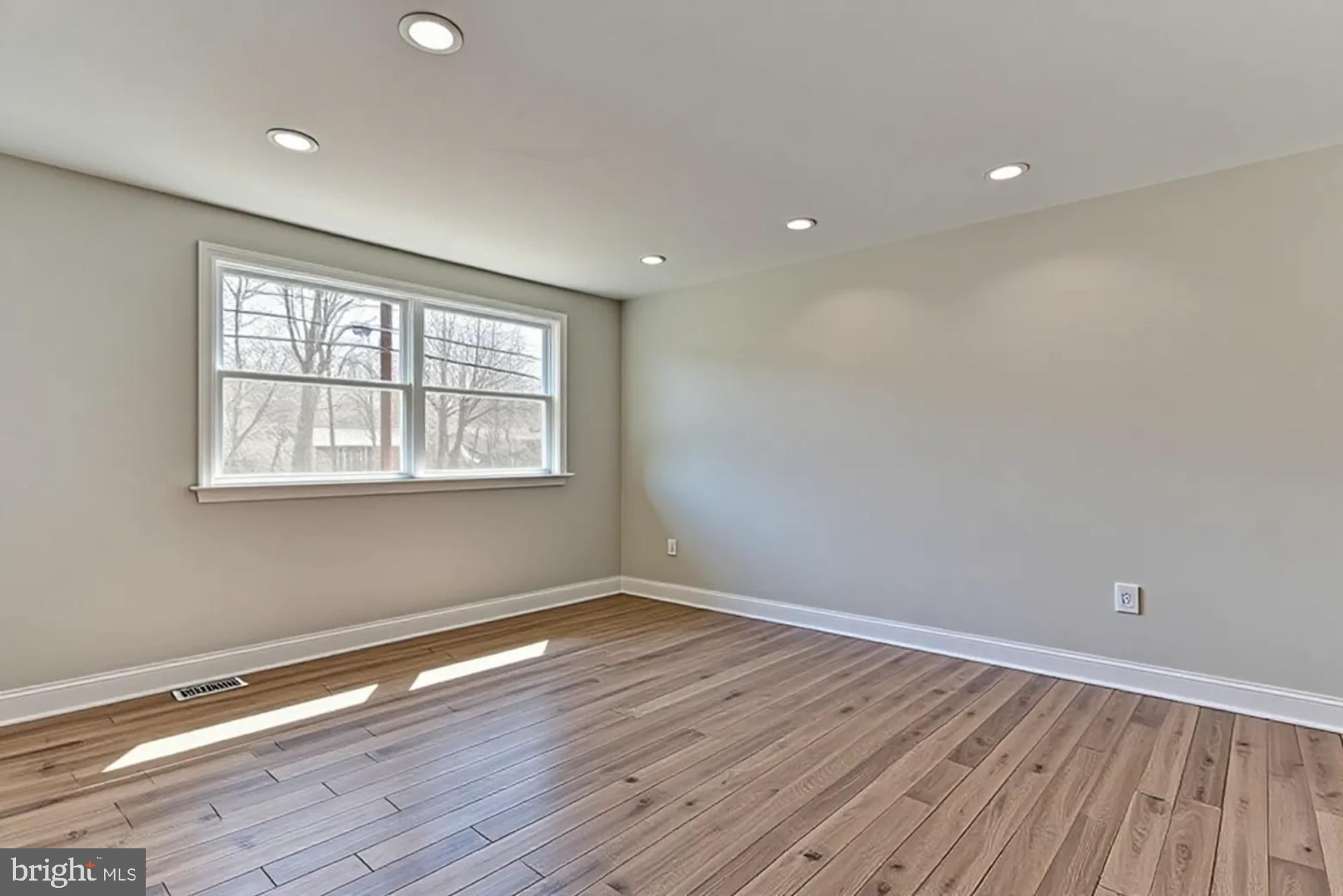 415 Ritchie Parkway Rockville, MD 20852 - Photo 4 of 30