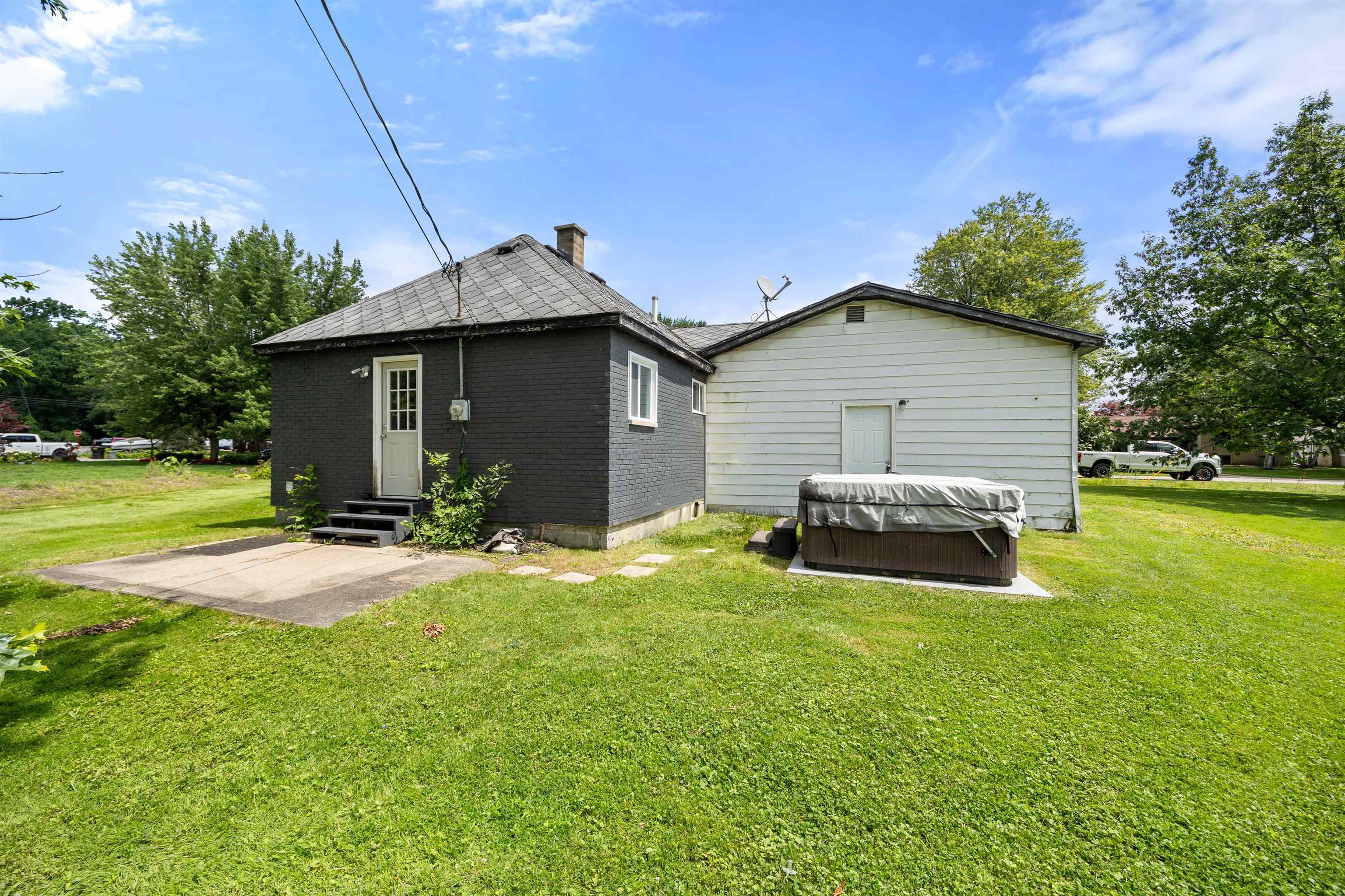 38280 Ruedisale Street New Baltimore, MI 48047 - Photo 22 of 25 50148602-f149b0a2-63a9-4e70-a06b-34879f27e7df.JPG