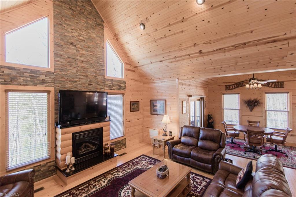 308 Warren Way Purlear, NC 28665 - Photo 9 of 29 Gallery Image 9