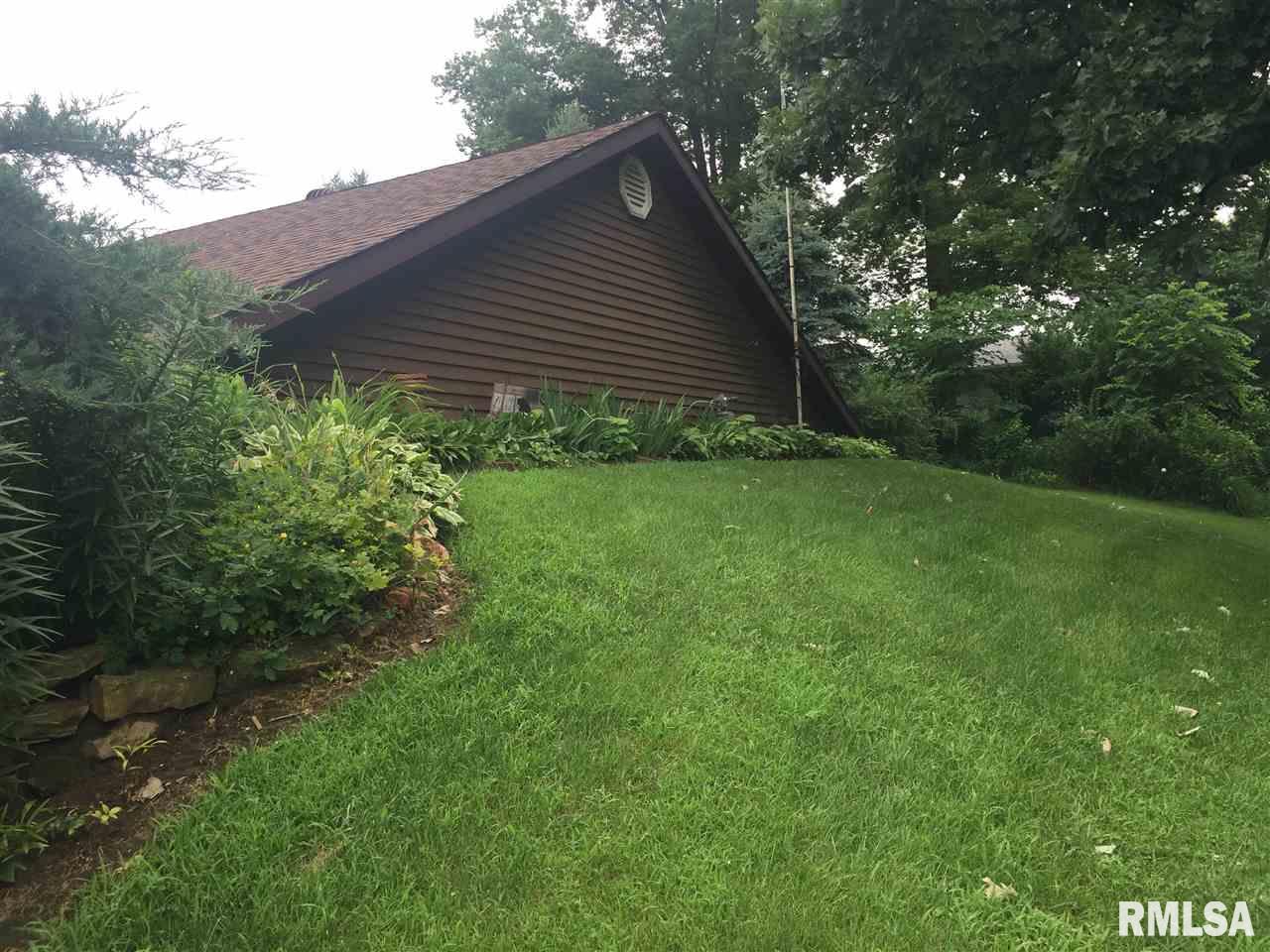 702 South Bluff Street Albany, IL 61230 - Photo 2 of 22