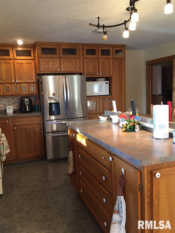 702 South Bluff Street Albany, IL 61230 - Photo 7 of 22