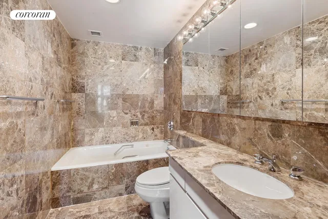 $1,395,000 | 157 East 74th Street, Unit 9B | Lenox Hill