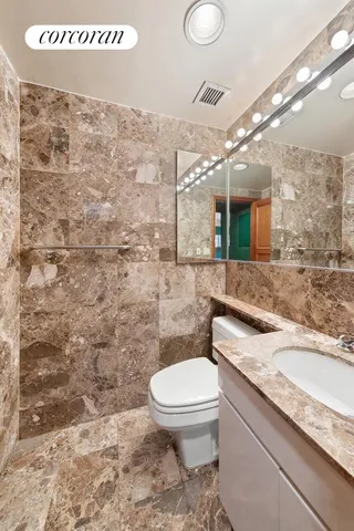 $1,395,000 | 157 East 74th Street, Unit 9B | Lenox Hill