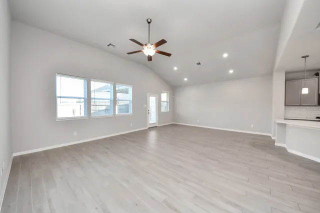 $390,000 | 1122 Muscadine Hollow Lane, Richmond, TX 77406