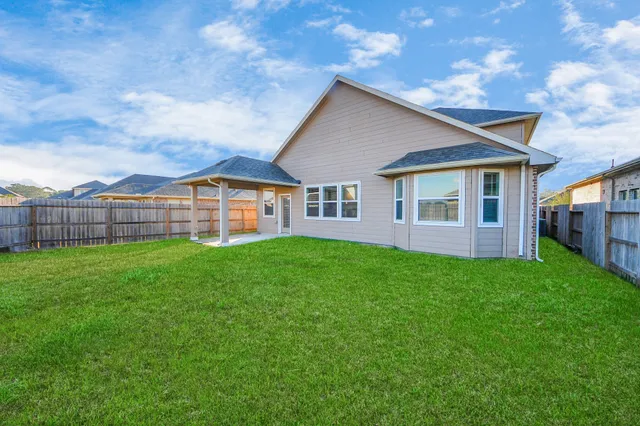 $390,000 | 1122 Muscadine Hollow Lane, Richmond, TX 77406