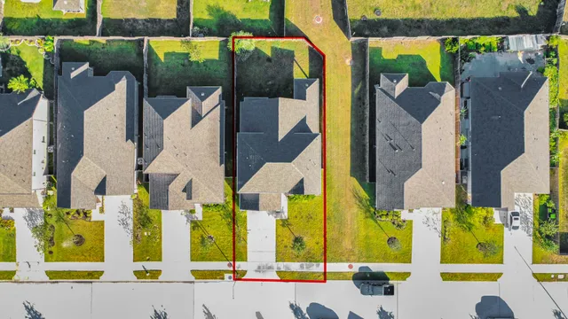 $390,000 | 1122 Muscadine Hollow Lane, Richmond, TX 77406