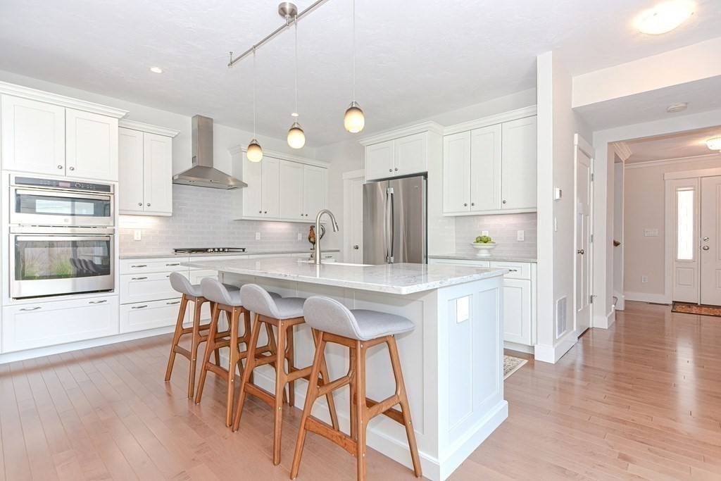 48 Abbey Road, Unit 48 Westwood, MA 02090 - Photo 4 of 38 Gallery Image 4