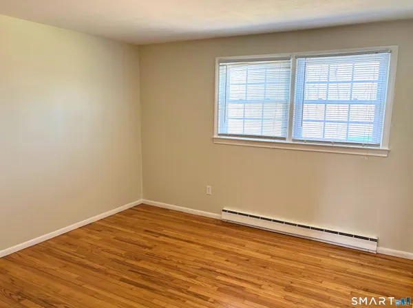 $1,900 | 262 Robin Court, Unit A, Cheshire, CT 06410