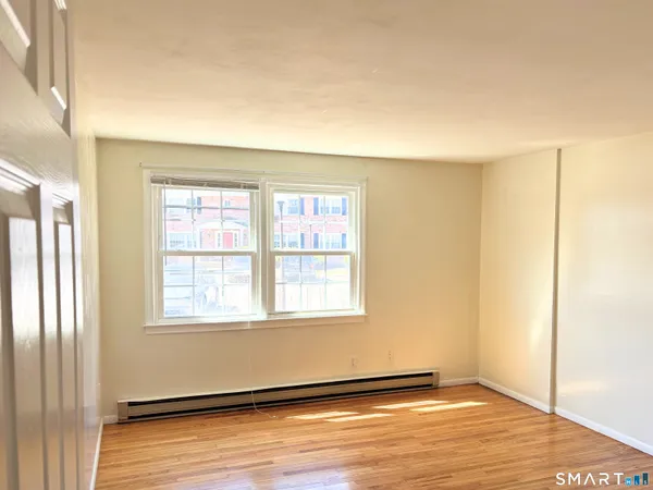 $1,900 | 262 Robin Court, Unit A, Cheshire, CT 06410
