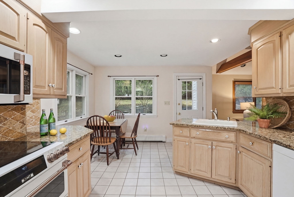 52 Hurlcroft Road Milton, MA 02186 - Photo 16 of 41