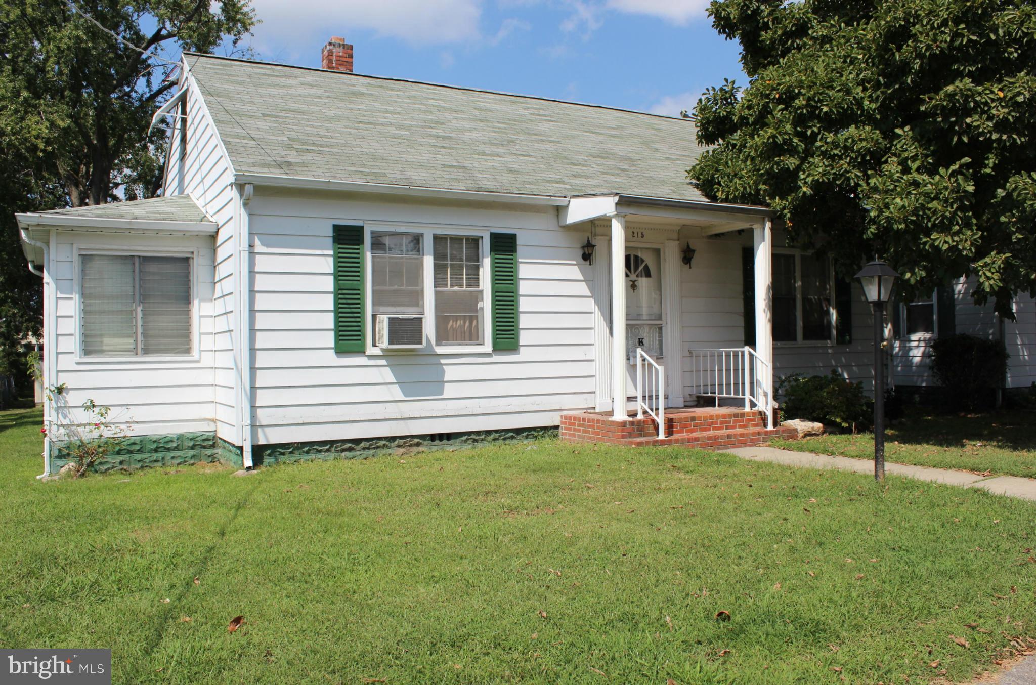 215 Killarney Road Cambridge, MD 21613 - Photo 1 of 21 Exterior (Front)