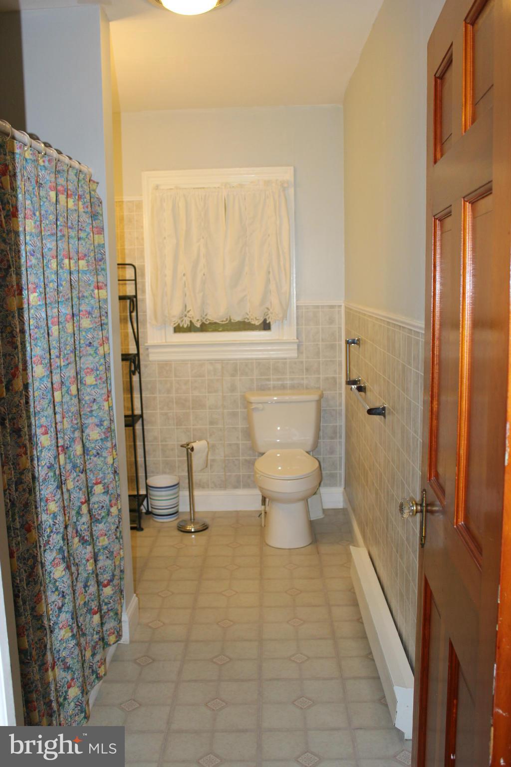 215 Killarney Road Cambridge, MD 21613 - Photo 16 of 21 Bath