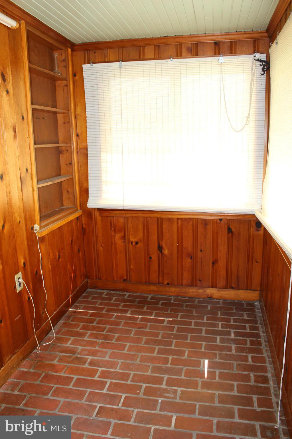 215 Killarney Road Cambridge, MD 21613 - Photo 6 of 21 Interior (General)