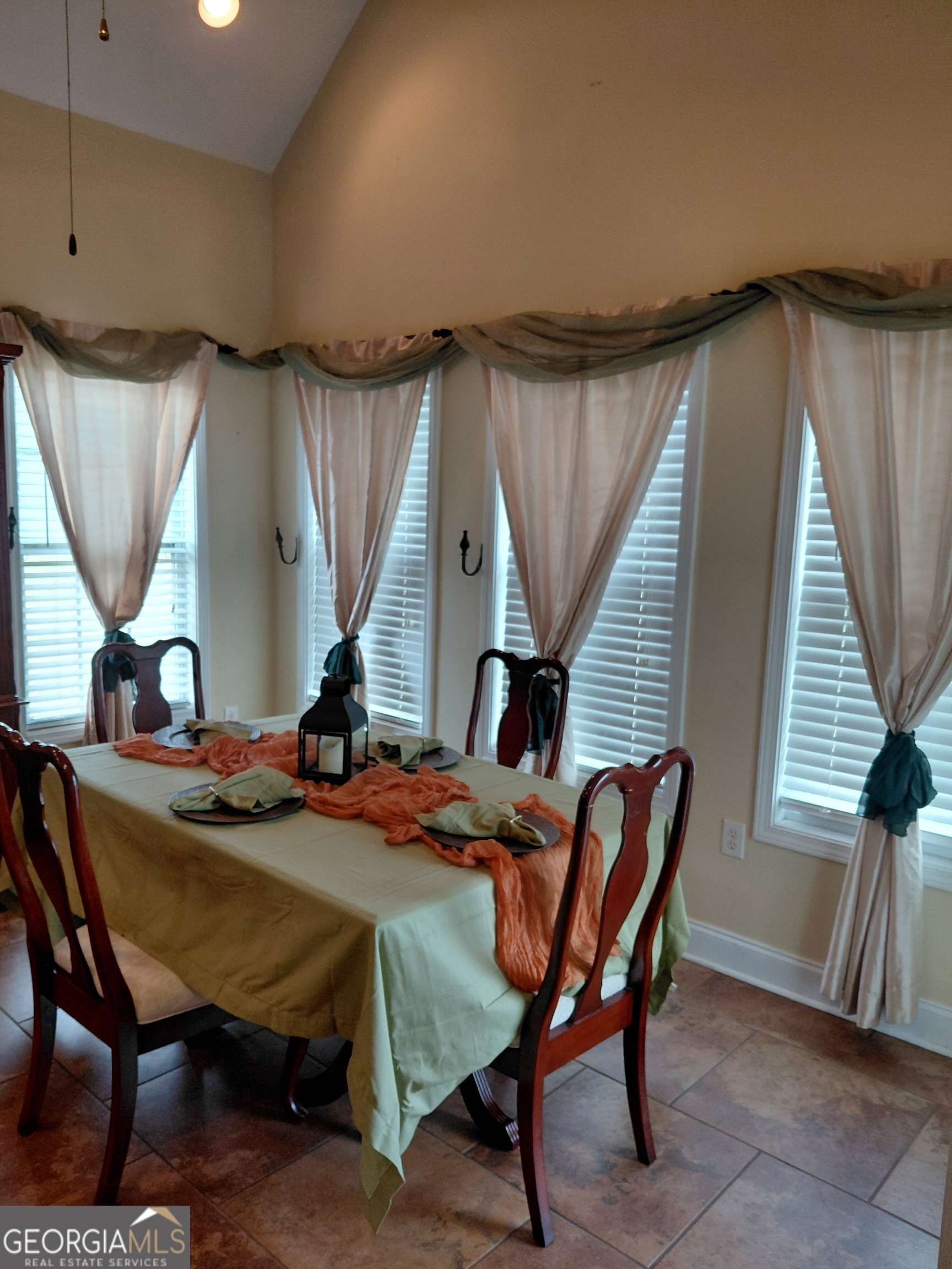 585 Live Oak Way Dublin, GA 31021 - Photo 13 of 34
