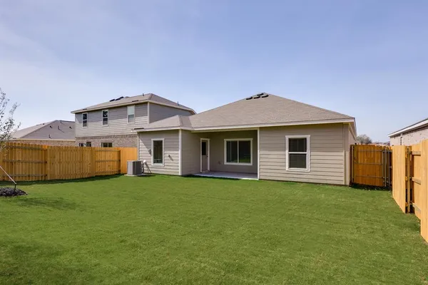 $344,900 | 1722 Paul Drive, Seagoville, TX 75159
