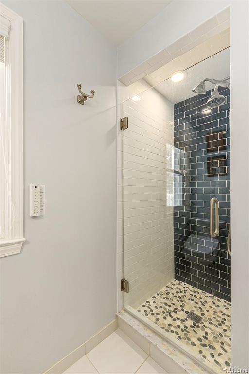 1642 Hampton Road Grosse Pointe Woods, MI 48236 - Photo 12 of 28