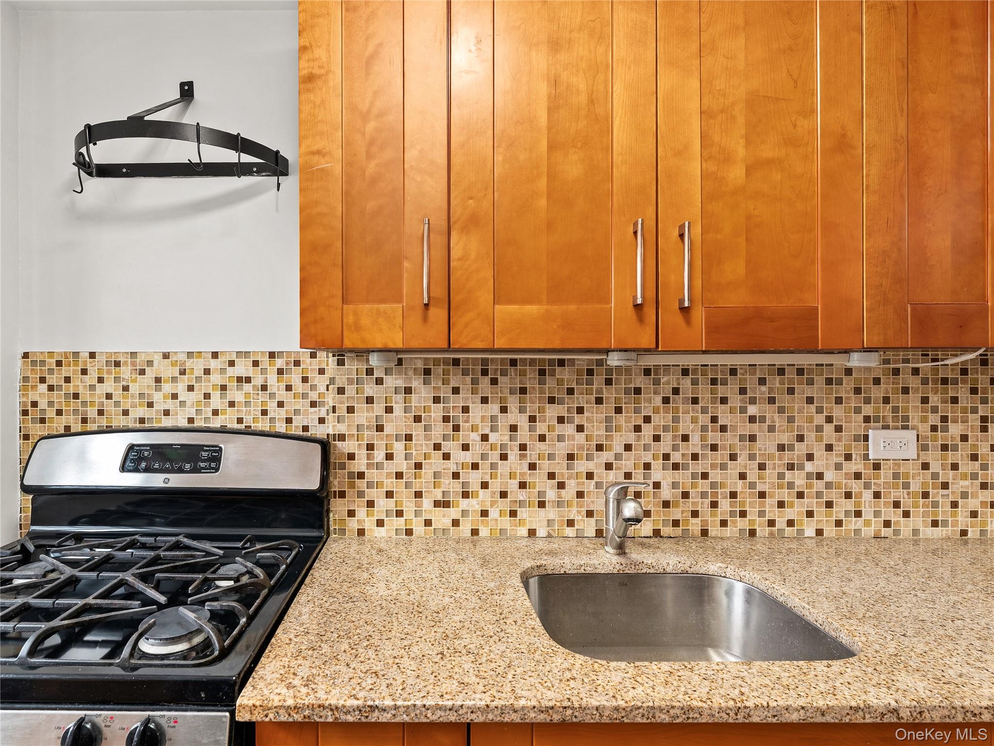 21-66 33rd Road, Unit 11B Queens, NY 11106 - Photo 10 of 20