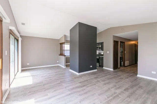 $2,100 | 4135 193rd Street, Unit 268, Country Club Hills, IL 60478