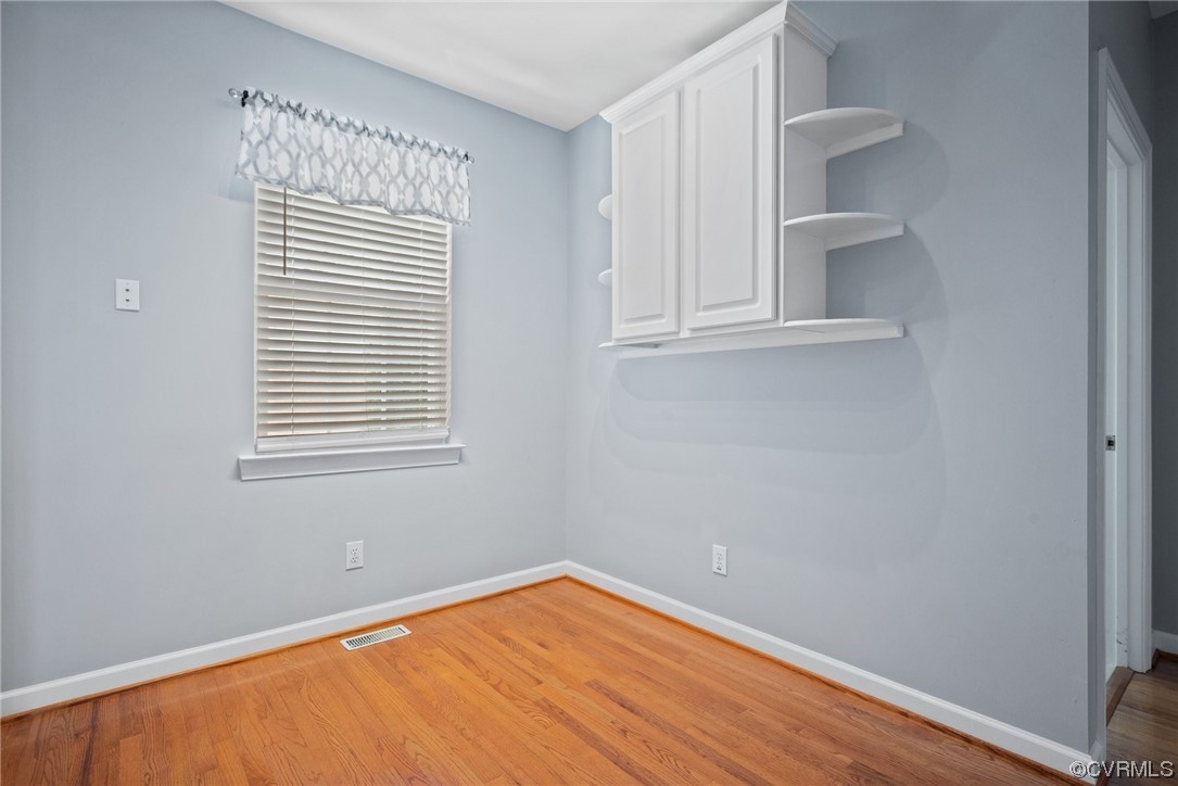 15 Brough Lane Hampton, VA 23669 - Photo 29 of 43 a view of a room that has a window in it