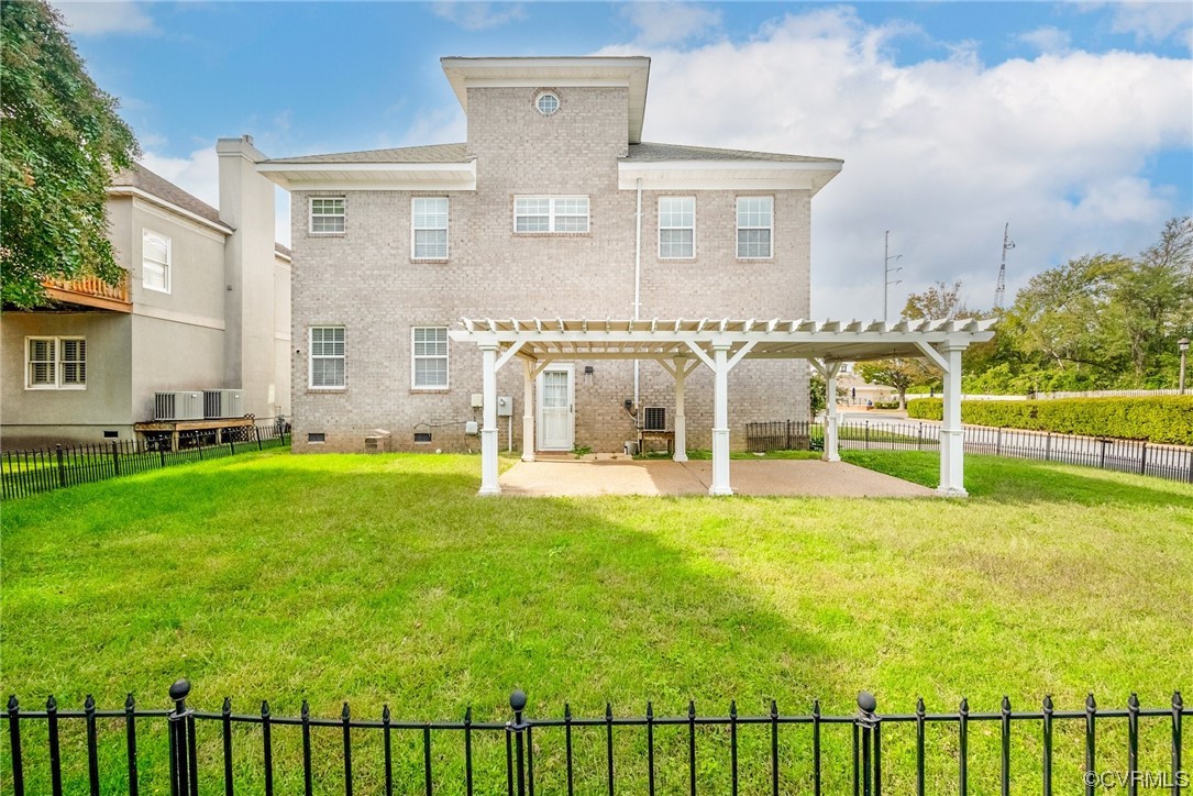 15 Brough Lane Hampton, VA 23669 - Photo 4 of 43 a view of a house with a swimming pool and a yard