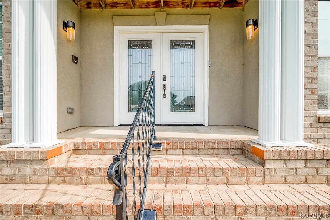 15 Brough Lane Hampton, VA 23669 - Photo 42 of 43 a view of an entryway