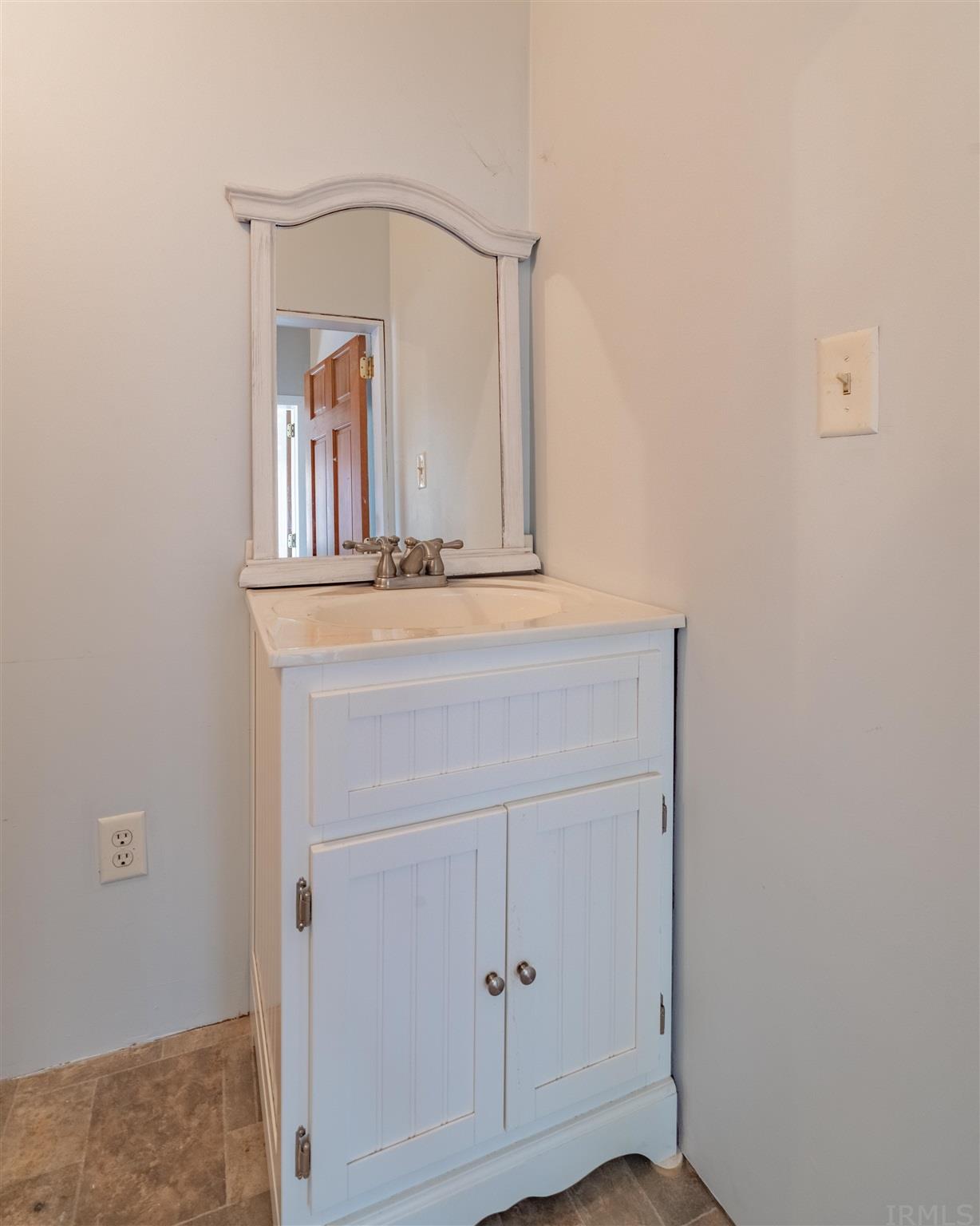 690 High Street Wabash, IN 46992 - Photo 22 of 26