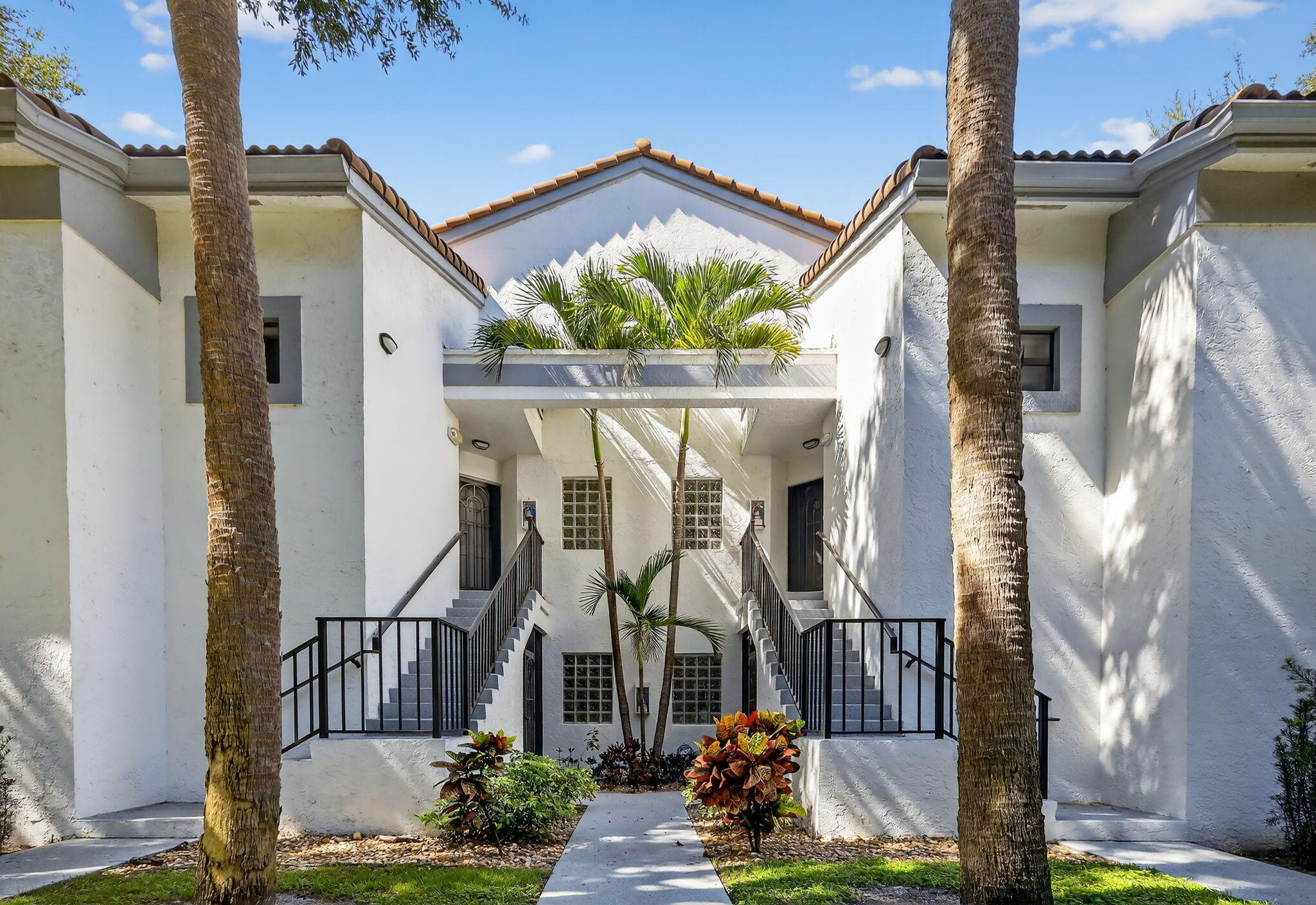 5475 Verona Drive, Unit J Boynton Beach, FL 33437 - Photo 1 of 71 Entrance