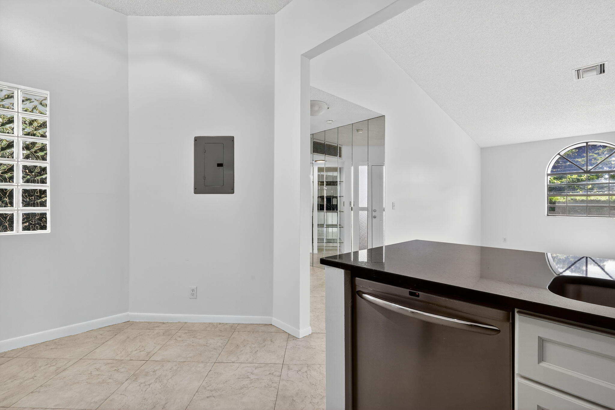 5475 Verona Drive, Unit J Boynton Beach, FL 33437 - Photo 11 of 71 11-web-or-mls-010__82A7101