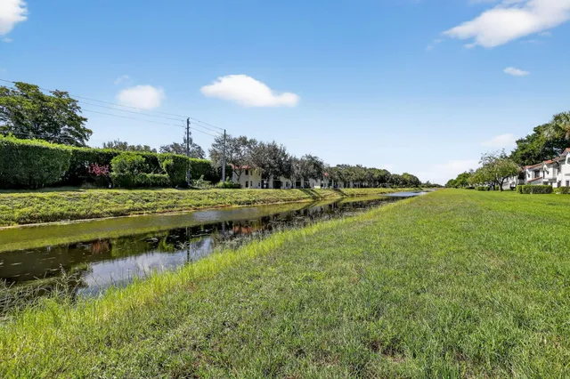 $2,600 | 5475 Verona Drive, Unit J, Boynton Beach, FL 33437