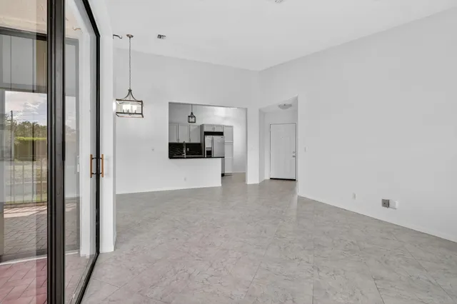 $2,600 | 5475 Verona Drive, Unit J, Boynton Beach, FL 33437