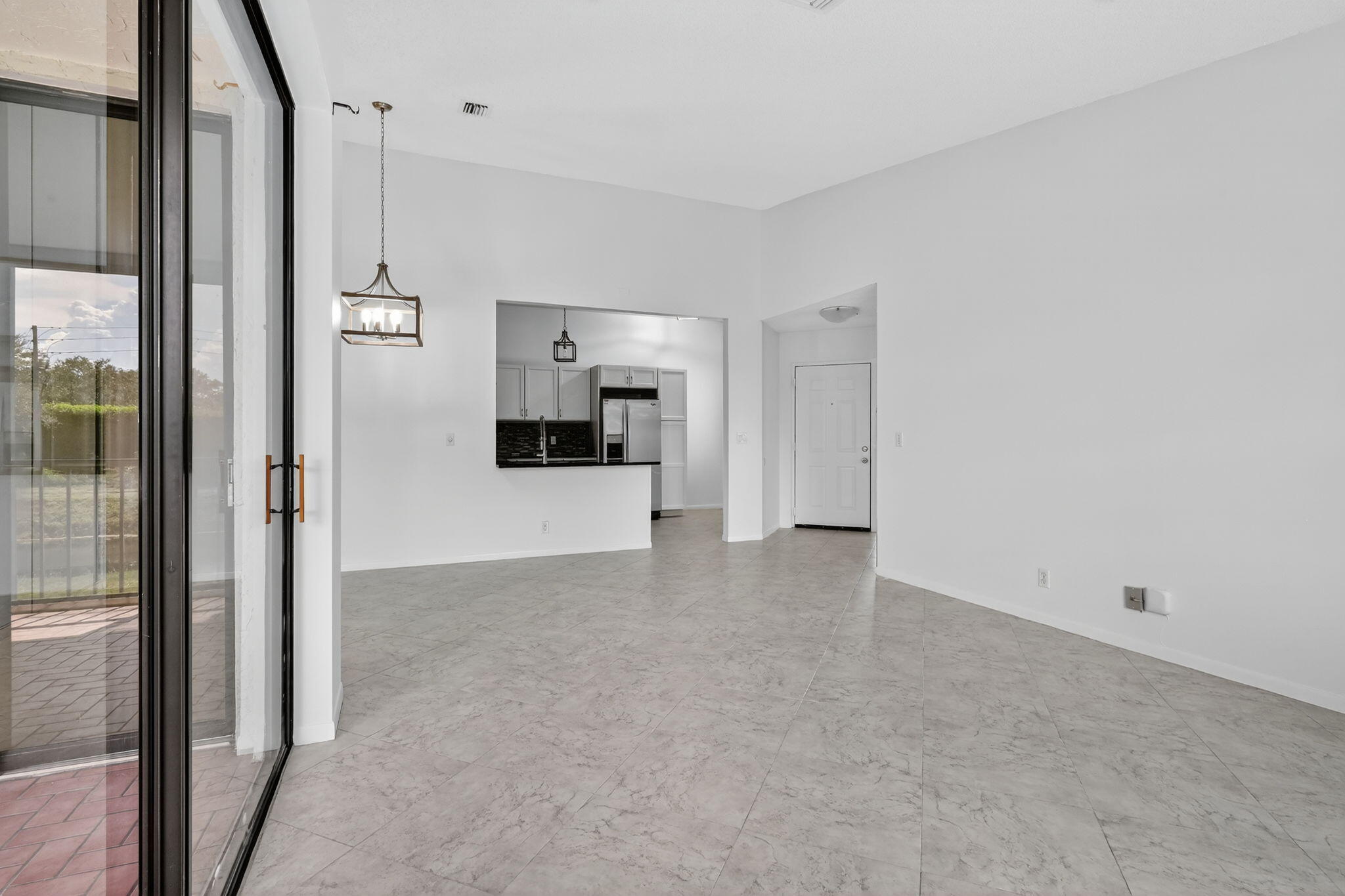 5475 Verona Drive, Unit J Boynton Beach, FL 33437 - Photo 5 of 71 5-web-or-mls-004__82A7067