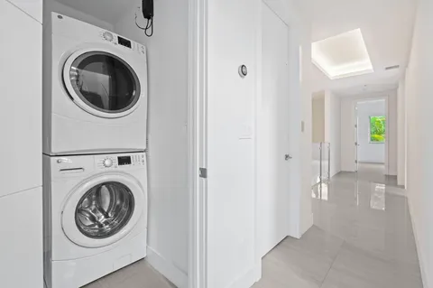 $1,999,995 | 240 Shore Court, Fort Lauderdale, FL 33308