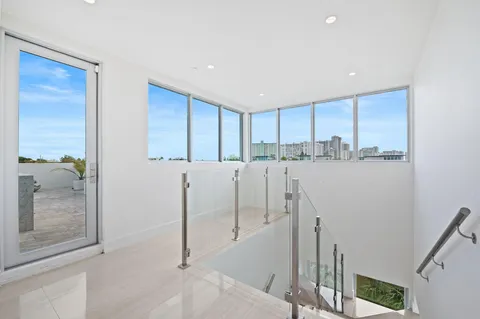 $1,999,995 | 240 Shore Court, Fort Lauderdale, FL 33308