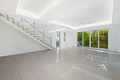 $1,999,995 | 240 Shore Court, Fort Lauderdale, FL 33308